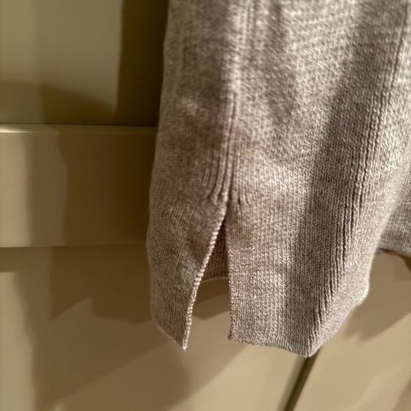 EUC TALBOTS Light Gray V-Neck Sweater SZ L - Picture 7 of 14